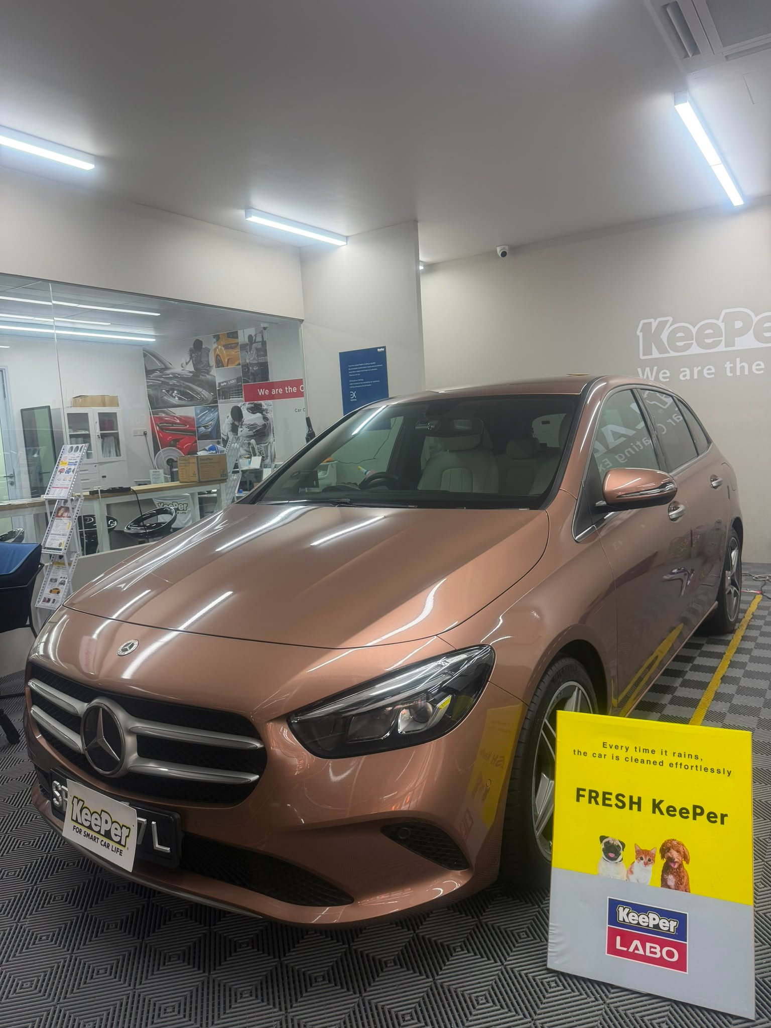 Mercedes Benz-B180